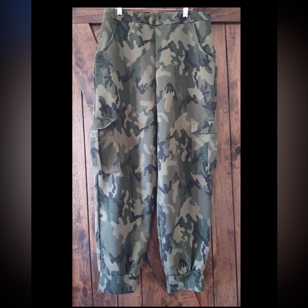 Pants Camo Size 8 Nasty Gal Boutique l thin sweat Pants with Pockets C5343